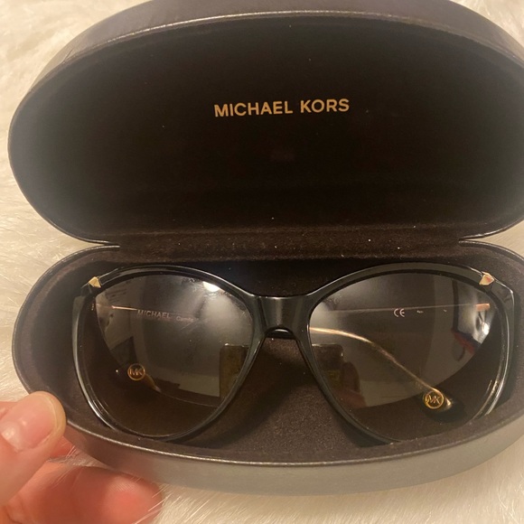 Michael Kors Camila sunglasses with hard case - Picture 8 of 12